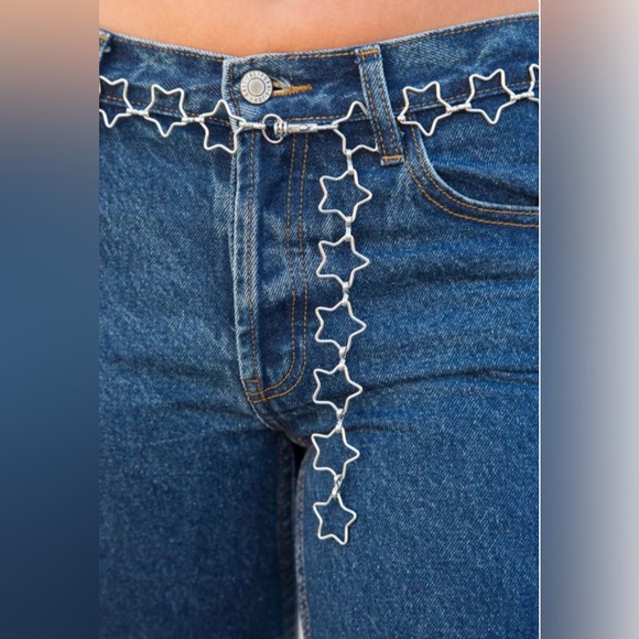 Brandy Melville Accessories - Brandy Melville Silver Star Chain Belt